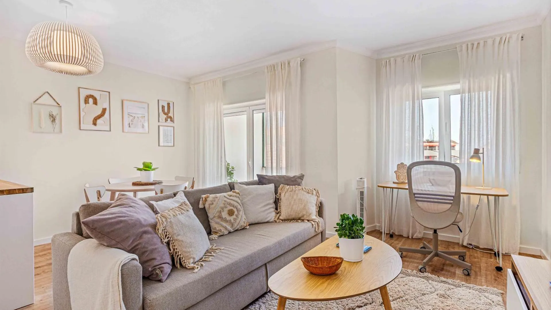 Two Bedrooms Apartment In Historic Center Of Cascais